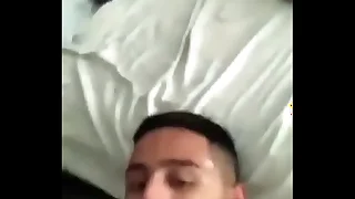 sorrindo com leitada na cara
